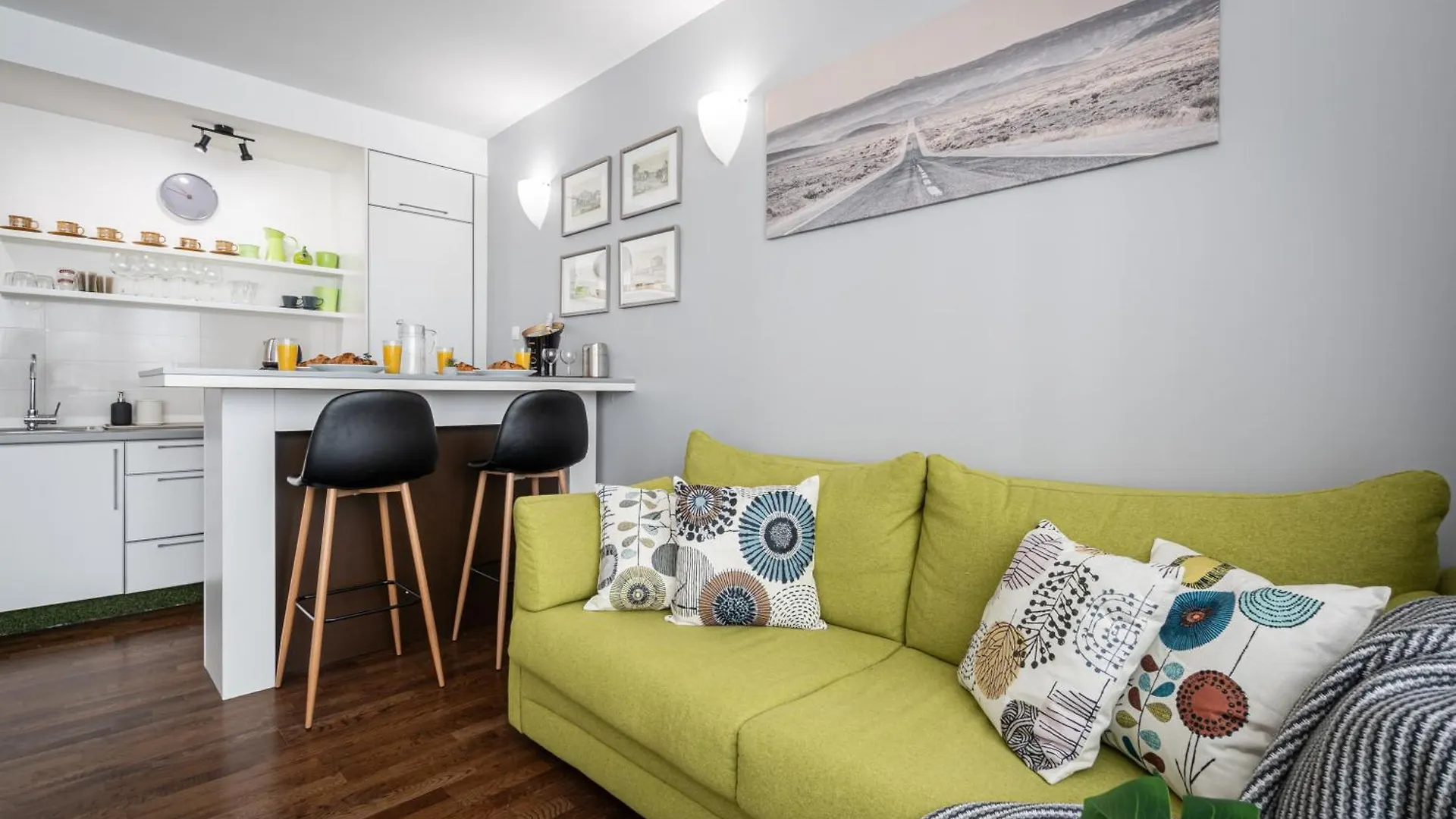 City Center Wellness Suites - Pool-Gym-Parking Budapest 0*,  Hungary